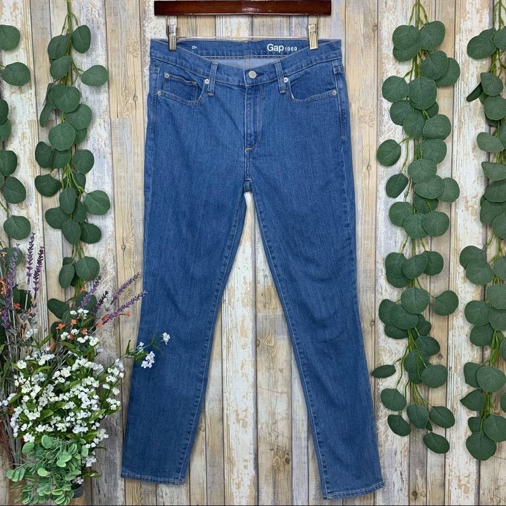 GAP Short Ultramarine Mid Rise True Skinny Jeans